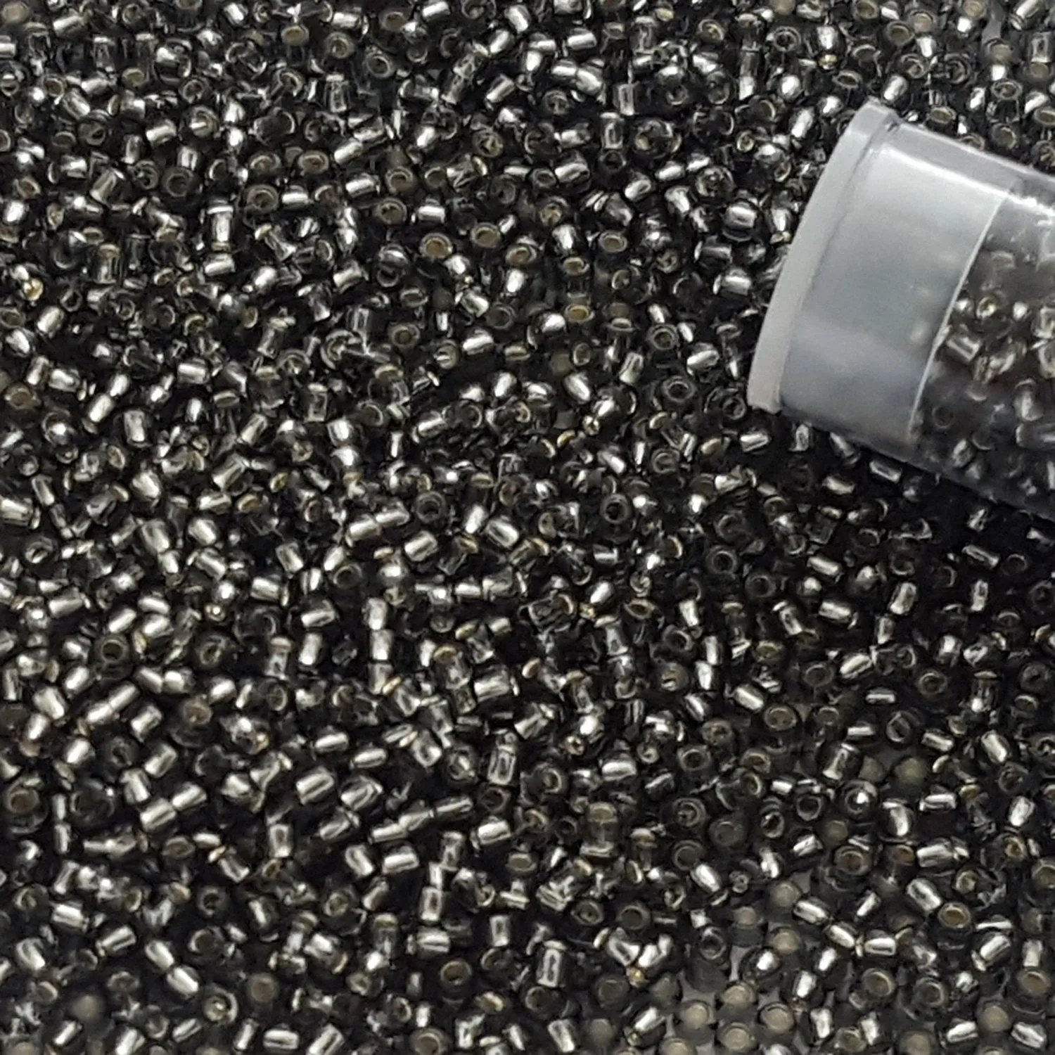 11/0 TR-29B Grey Silver Lined 10g/30g Round Toho | Beading Supply
