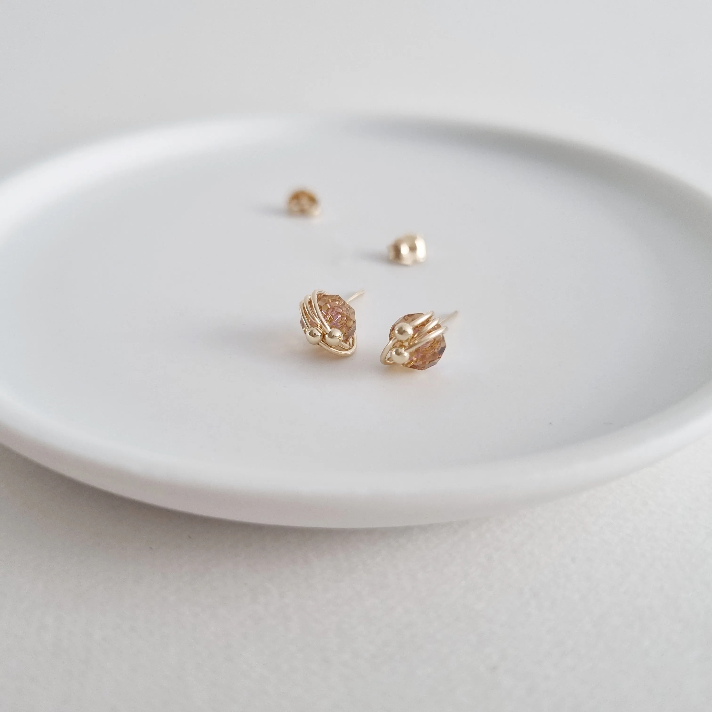 Atom Earstuds / Mystic Gold Topaz