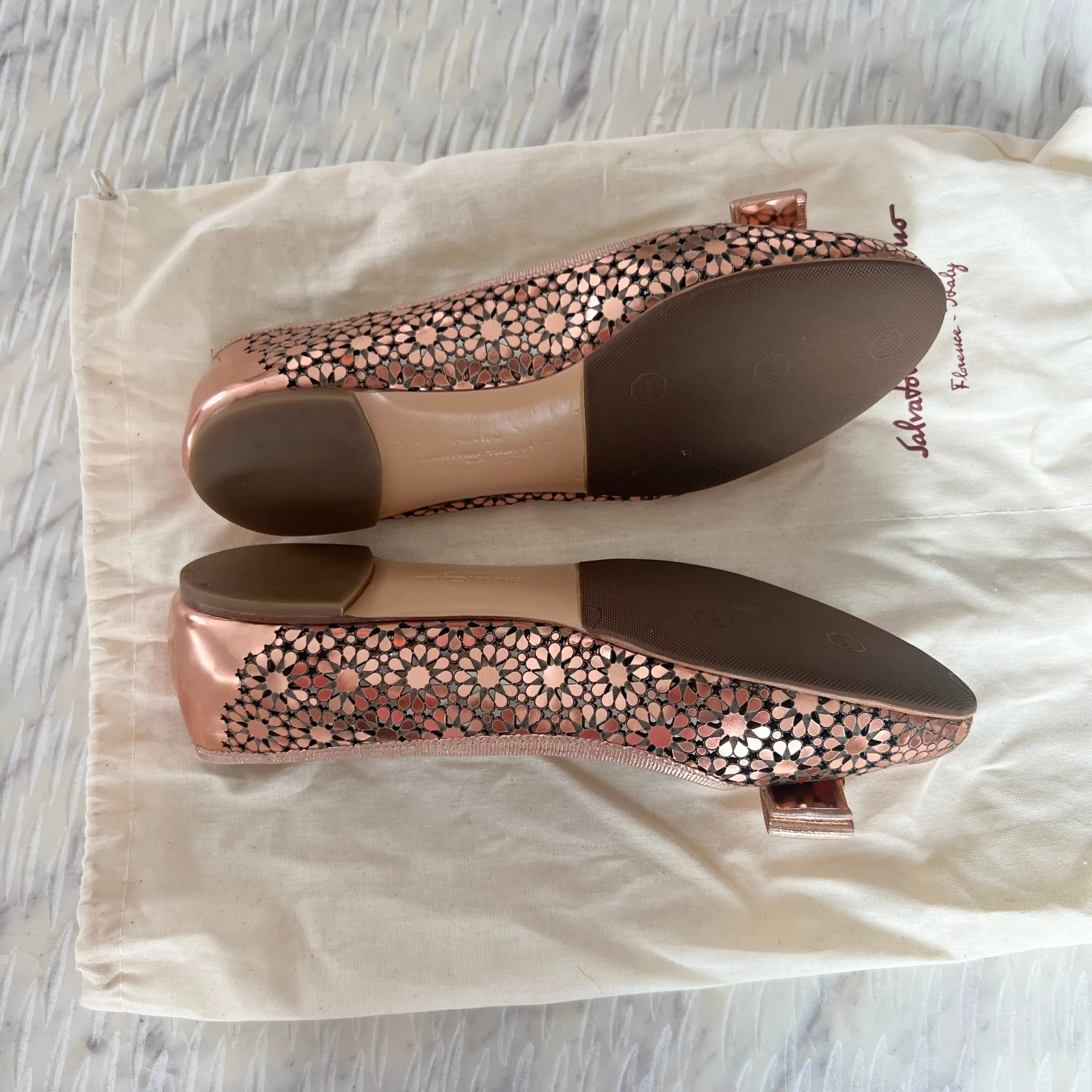 SALVATORE FERRAGAMO
Rose Gold Shelley Leather Flats