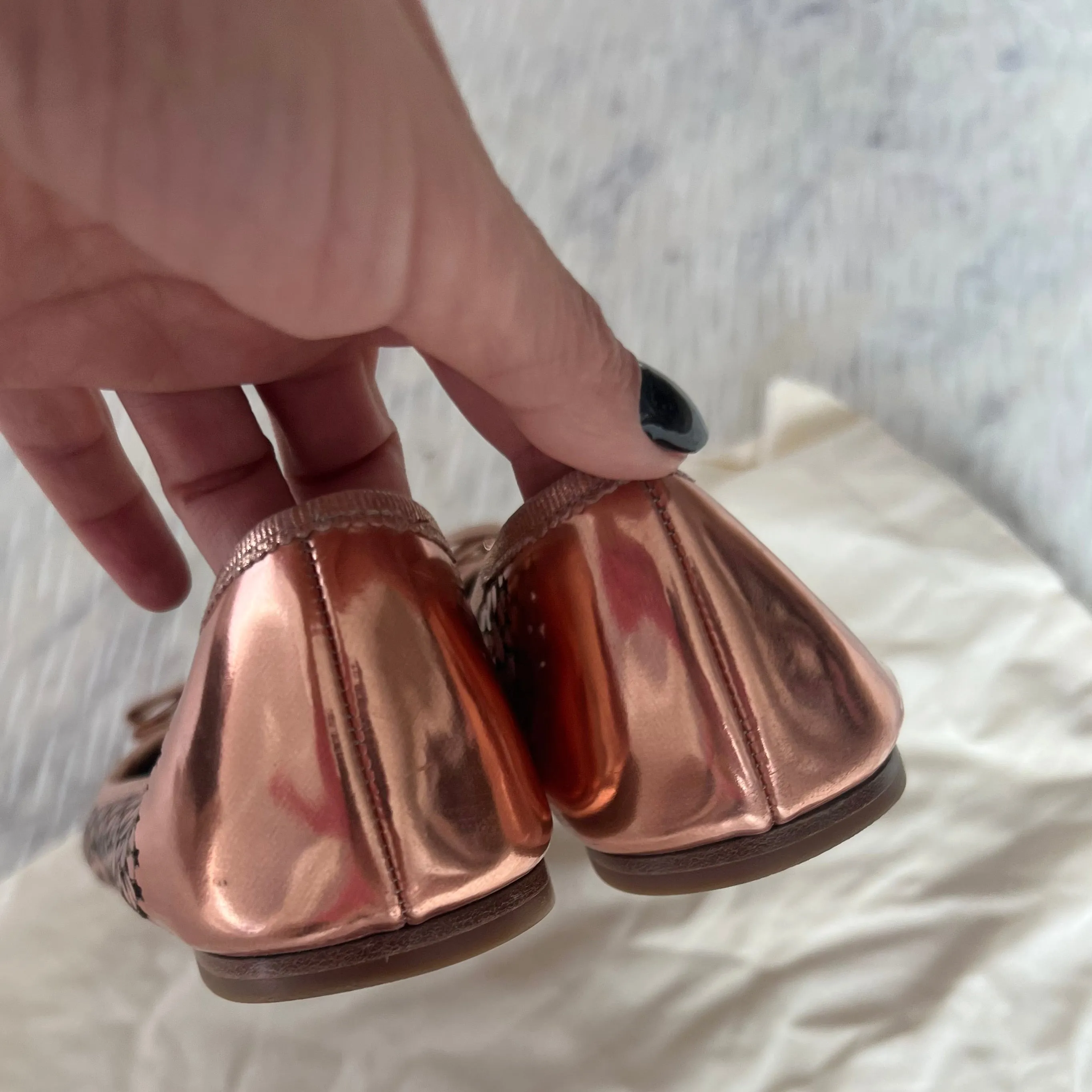 SALVATORE FERRAGAMO
Rose Gold Shelley Leather Flats